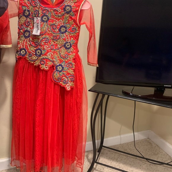 Girls dress new without tags size 32 red - Picture 2 of 3